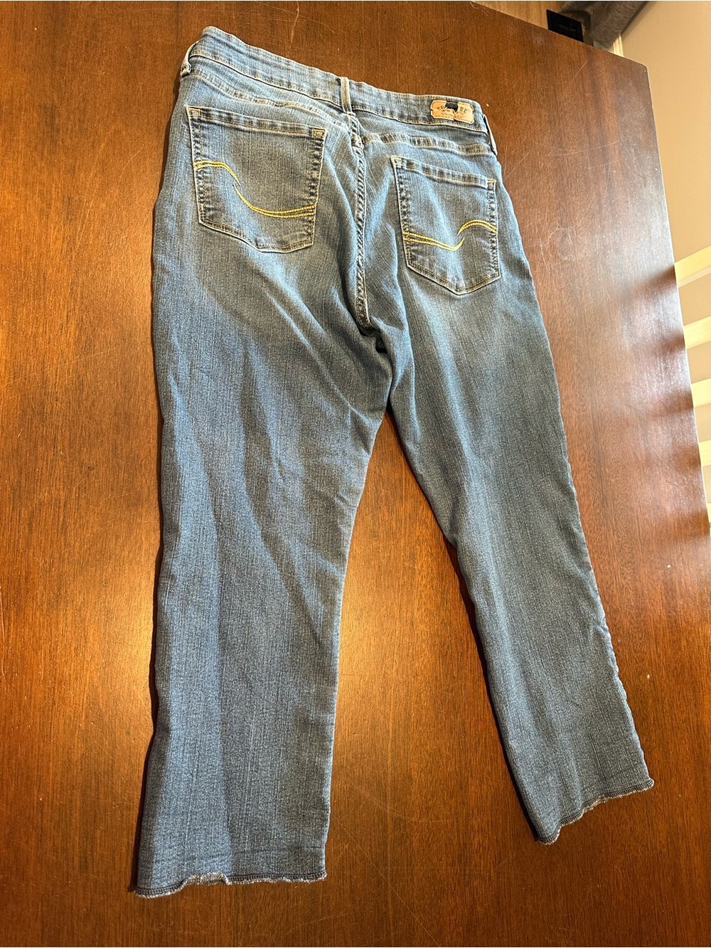 Classic Women's Light Blue Straight-Leg Jeans - Picture 4 of 4